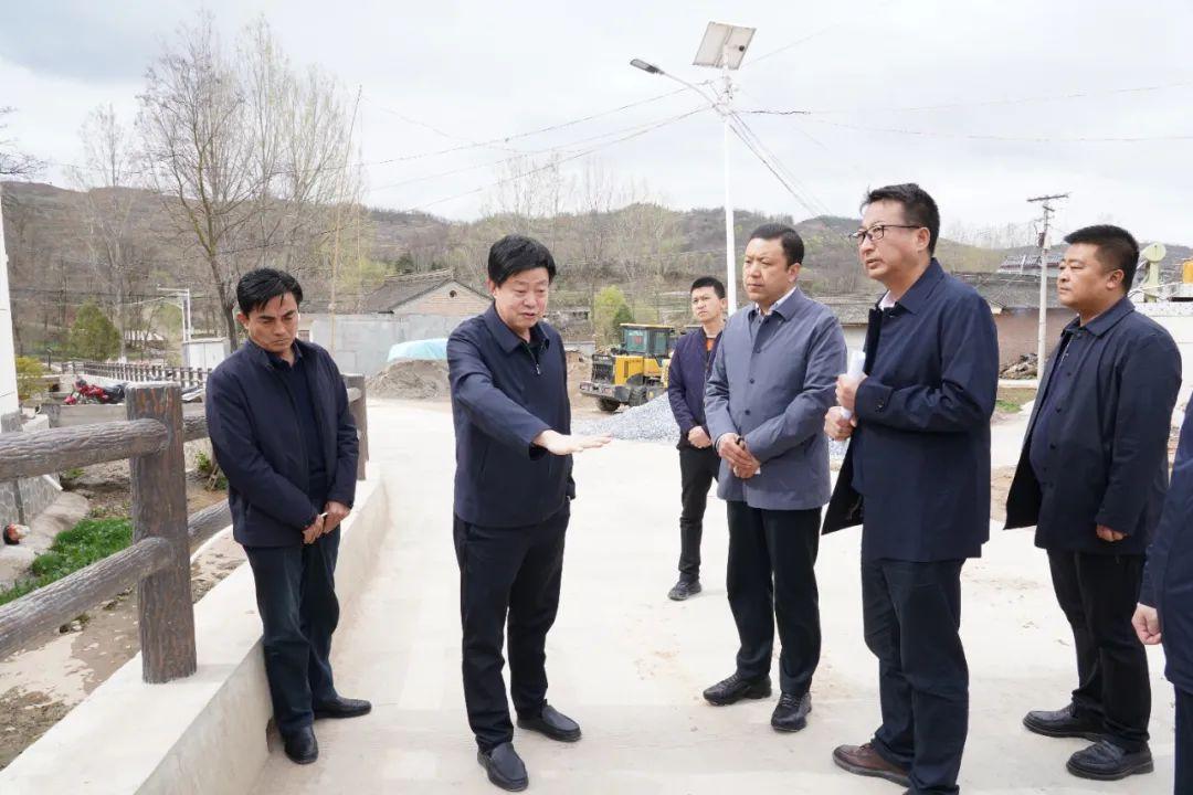 王俊强调研指导乡村振兴示范村规划建设工作